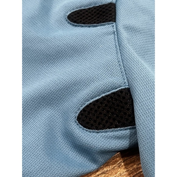 Vintage 2006 Oakley Center Logo Vented Tech Tee Blue Digital Camo Medium Y2K - Picture 9 of 11